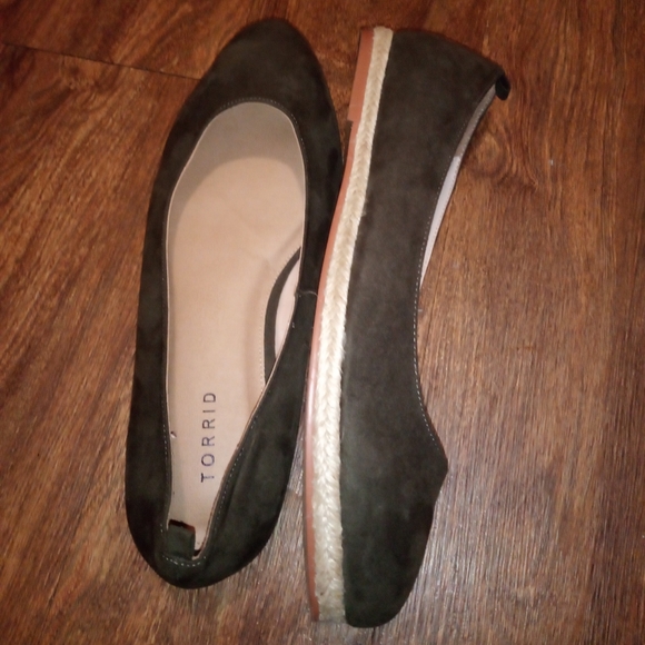 size 12w flats
